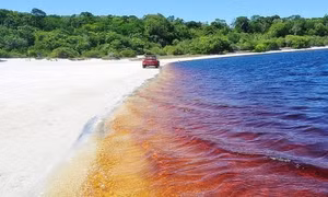 Hồ nước có màu Coca Cola độc lạ tại Brazil