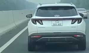 Xử phạt lái xe sửa biển số xe thành biển 'lộc phát'