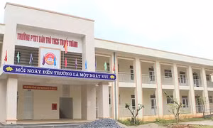 Trường học mất an toàn đẩy học sinh vào cảnh phải đi học nhờ