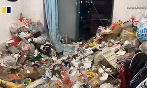 Cả năm không đổ rác, người phụ nữ bị đuổi khỏi nhà đi thuê