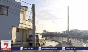 Di dời các trụ điện 'bẫy người' trước Tết Dương lịch