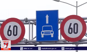 Cầu Thanh Trì vẫn kẹt cứng dù giảm tốc