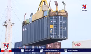 Bộ Tài chính đề xuất giảm 35 khoản phí, lệ phí