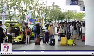 Trả lại tiền cho du khách nước ngoài bị ‘chặt chém’ giá cước taxi