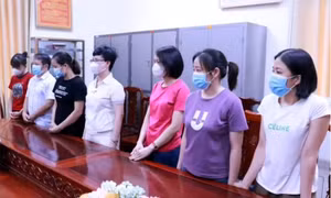 Khởi tố 7 điều dưỡng, bác sĩ trục lợi bảo hiểm