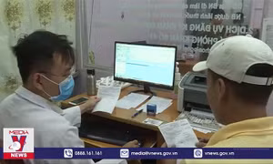 Yêu cầu xin lỗi người dân, doanh nghiệp nếu chậm giải quyết thủ tục hành chính