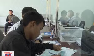 Cần thời gian chuyển tiếp trước khi bỏ sổ hộ khẩu