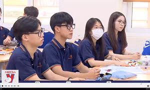 Năm học mới và nỗi lo tăng học phí