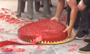 Điều tra vụ pháo nổ đỏ đường trong đám cưới ở Hà Nội