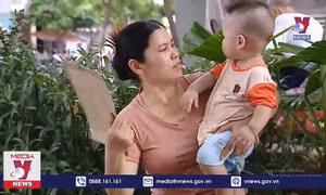 Người dân Hà Nội khổ sở đối phó tình trạng cắt điện