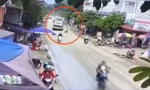 Xe ben đánh lái cứu sống xe máy