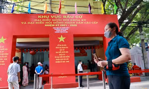 Cử tri bày tỏ niềm vinh dự và sự tin tưởng trong ngày bầu cử