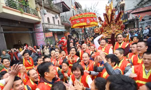 Lễ hội rước pháo khổng lồ làng Đồng Kỵ