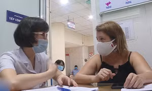 Nhiều bệnh nhân COVID-19 khỏi bệnh tình nguyện hiến huyết tương