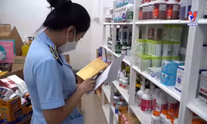 Phát hiện một cửa hàng bán thực phẩm chức năng nghi nhập lậu