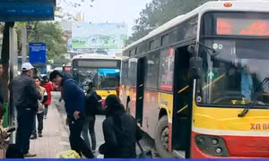 Bắt buộc khai báo y tế đối với hành khách trên các phương tiện giao thông