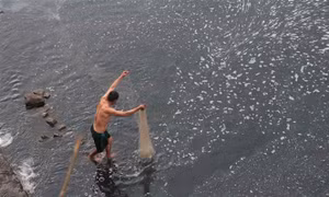 Sông Nậm Rốm ô nhiễm nghiêm trọng do các cơ sở chế biến tinh bột dong riềng xả thải