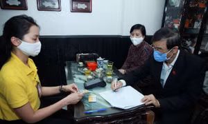 Hà Nội thực hiện chi trả lương hưu gộp tháng 4 và tháng 5 tại nhà