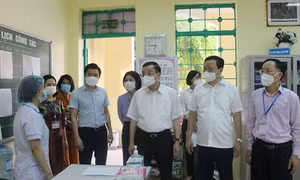 Video Chủ tịch UBND thành phố Hà Nội kiểm tra công tác thi tốt nghiệp THPT