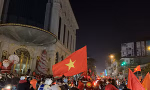 Đêm không ngủ của người dân Thủ đô khi U22 Việt Nam vô địch SEA Games 30