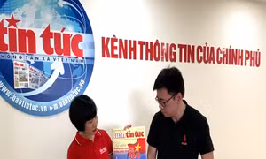 Lá cờ Tổ quốc lan tỏa tình yêu đất nước tới mỗi độc giả báo Tin tức