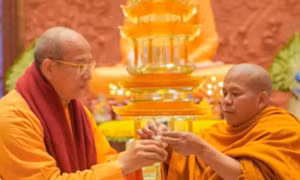 Sư trụ trì chùa Ba Vàng bị cảnh cáo