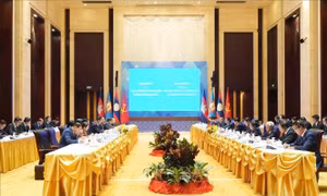 Lào và Campuchia tăng cường quan hệ hợp tác