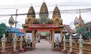 Vượt rào cản đặc thù, lan tỏa tinh thần ngày bầu cử đến từng phum, sóc