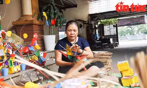 Người giữ lửa nghề ở làng đồ chơi dân gian Hậu Ái 