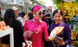 Lễ hội Bánh mì lớn nhất Việt Nam thu hút đông đảo người dân và du khách
