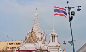 Thủ tướng Thái Lan cam kết thúc đẩy tăng trưởng kinh tế