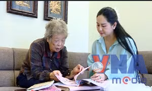 Áo dài đi qua khói lửa chiến tranh