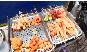 Bộ Y tế cảnh báo nguy cơ tiềm ẩn từ nướng 'xiên bẩn'