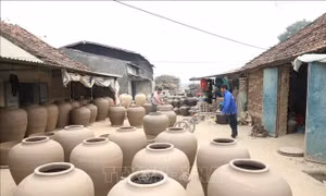 Giữ gìn và phát triển nghề gốm Gia Thủy
