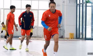 Đội tuyển futsal nữ Việt Nam tập buổi đầu tiên tại Trung Quốc chuẩn bị thi đấu giao hữu với chủ nhà 