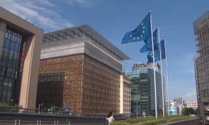 EU kêu gọi tăng cường cung cấp vũ khí cho Ukraine