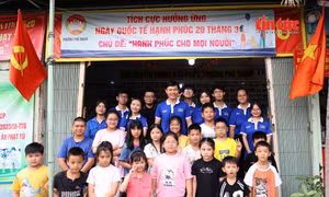 'Đom đóm xanh' thắp sáng ước mơ cho trẻ em nghèo 
