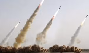 Iran phát động làn sóng tấn công phối hợp mới vào Israel