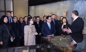 Thủ tướng Phạm Minh Chính thăm bảo tàng Quốc gia Praha