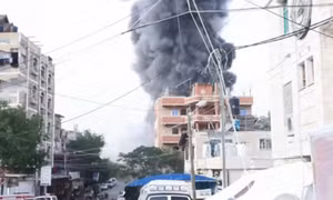 Truyền hình trực tiếp bắt trọn cảnh Israel không kích gần bệnh viện ở Gaza