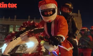 Ông già Noel lan tỏa không khí lễ hội cuối năm