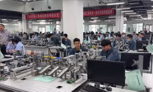 Trung Quốc ưu tiên cải thiện thị trường việc làm