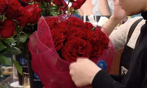 Sôi động thị trường quà tặng Valentine