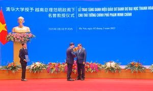 Thủ tướng Phạm Minh Chính nhận danh hiệu 'Giáo sư danh dự' Đại học Thanh Hoa