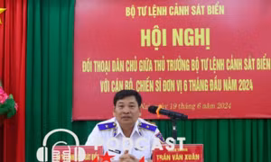 Đối thoại dân chủ giữa Thủ trưởng Bộ Tư lệnh Cảnh sát biển với cán bộ, chiến sĩ Đoàn Trinh sát số 2.