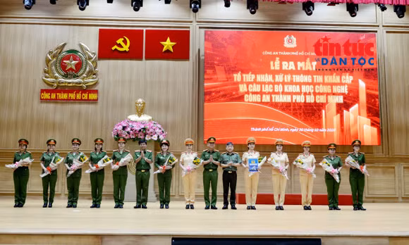 Công an TP Hồ Chí Minh ra mắt mô hình tiếp nhận thông tin khẩn cấp.