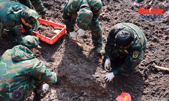 Mở rộng tìm kiếm hài cốt liệt sĩ tại Công viên Lê Thị Riêng.