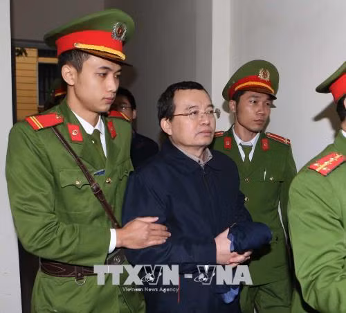 Chùm ảnh: Ngày thứ hai xét xử Trịnh Xuân Thanh và đồng phạm ảnh 4