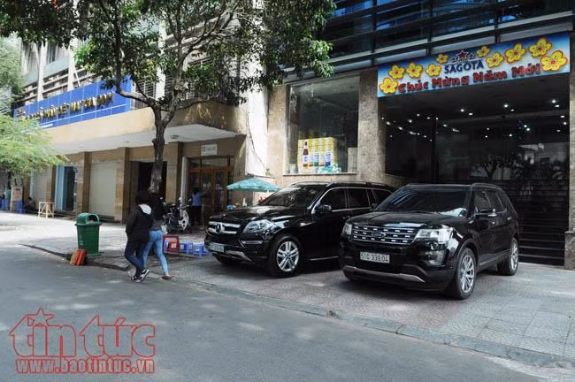 Vỉa hè quận 1 bát nháo sau khi ông Đoàn Ngọc Hải có đơn từ chức ảnh 8