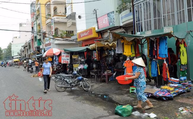 Vỉa hè quận 1 bát nháo sau khi ông Đoàn Ngọc Hải có đơn từ chức ảnh 11